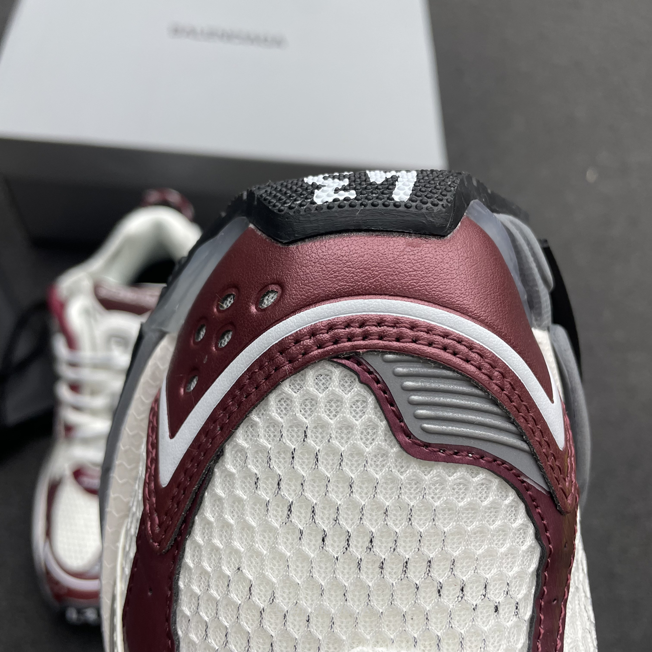 Balenciaga Runner Burgundy 677403w3rb3 (7) - newkick.cc