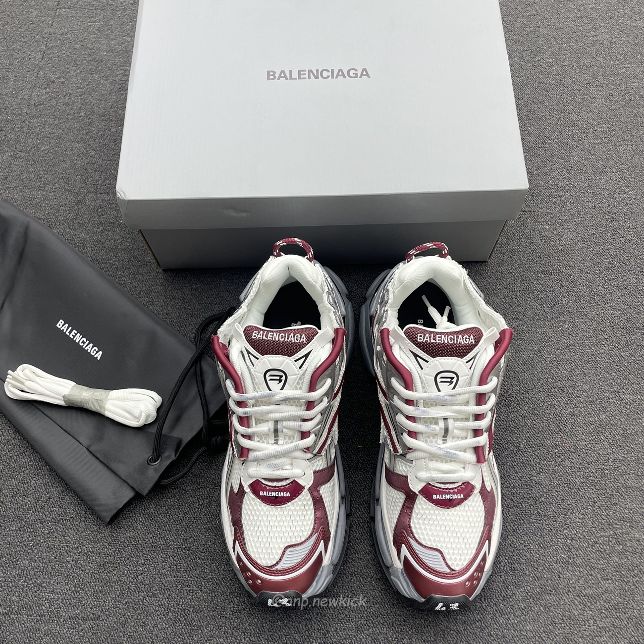 Balenciaga Runner Burgundy 677403w3rb3 (8) - newkick.cc