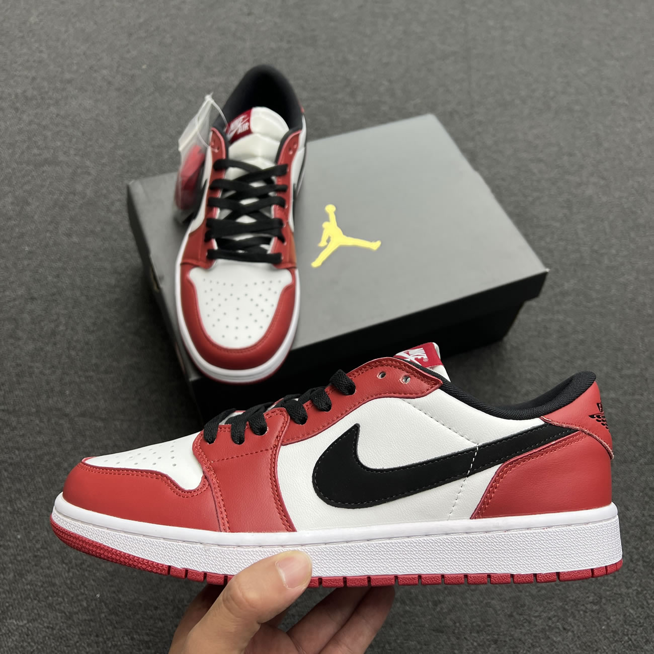 Jordan 1 Retro Low Chicago 2016 705329 600 (2) - newkick.cc