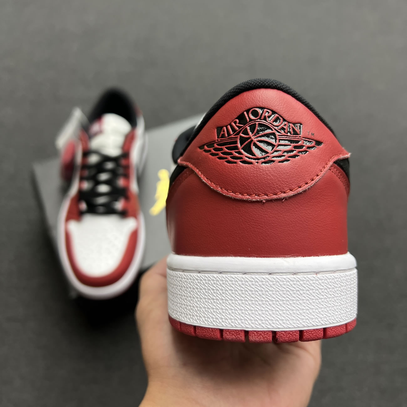 Jordan 1 Retro Low Chicago 2016 705329 600 (7) - newkick.cc