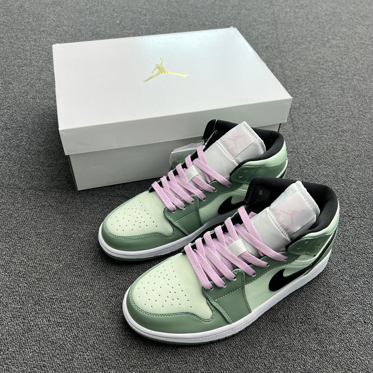 Air Jordan 1 Mid Dutch Green W Cz0774 300 (3) - newkick.cc