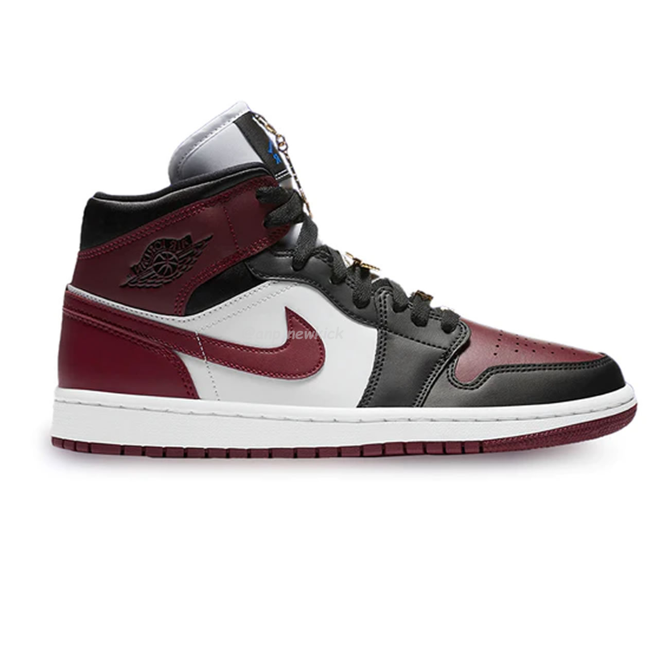 Air Jordan 1 Mid Se Black Dark Beetroot Womens Cz4385 016 (11) - newkick.cc