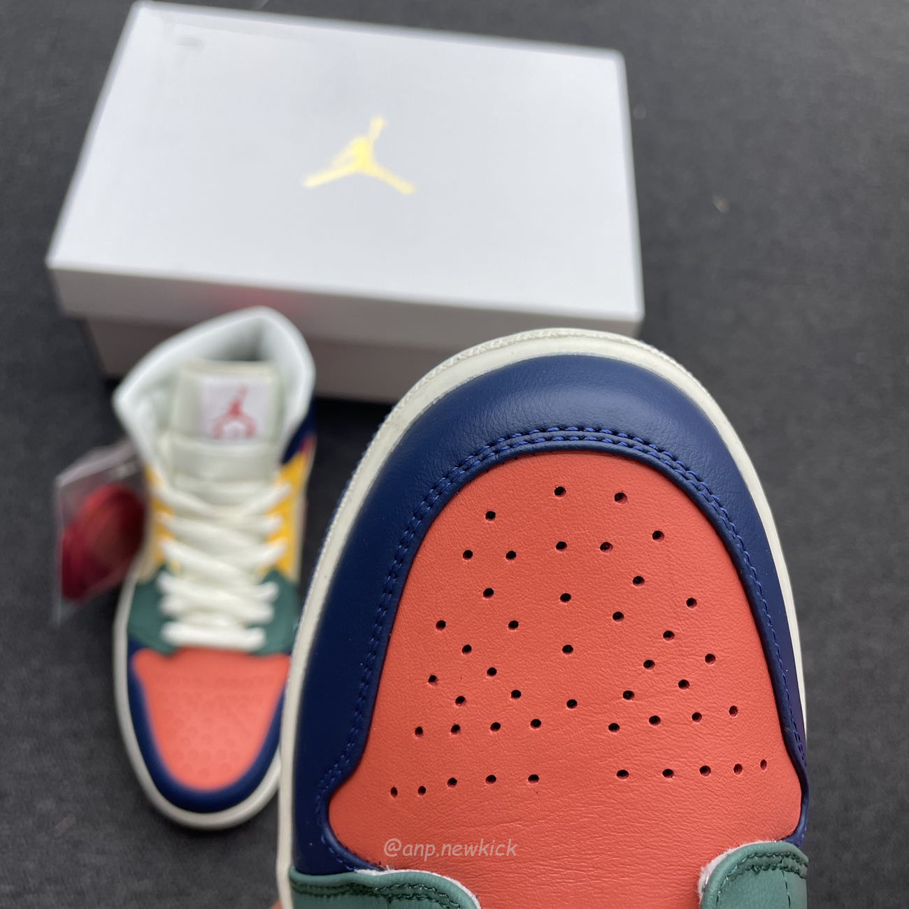 Air Jordan 1 Mid Se Multi Color Dn3738 400 (7) - newkick.cc