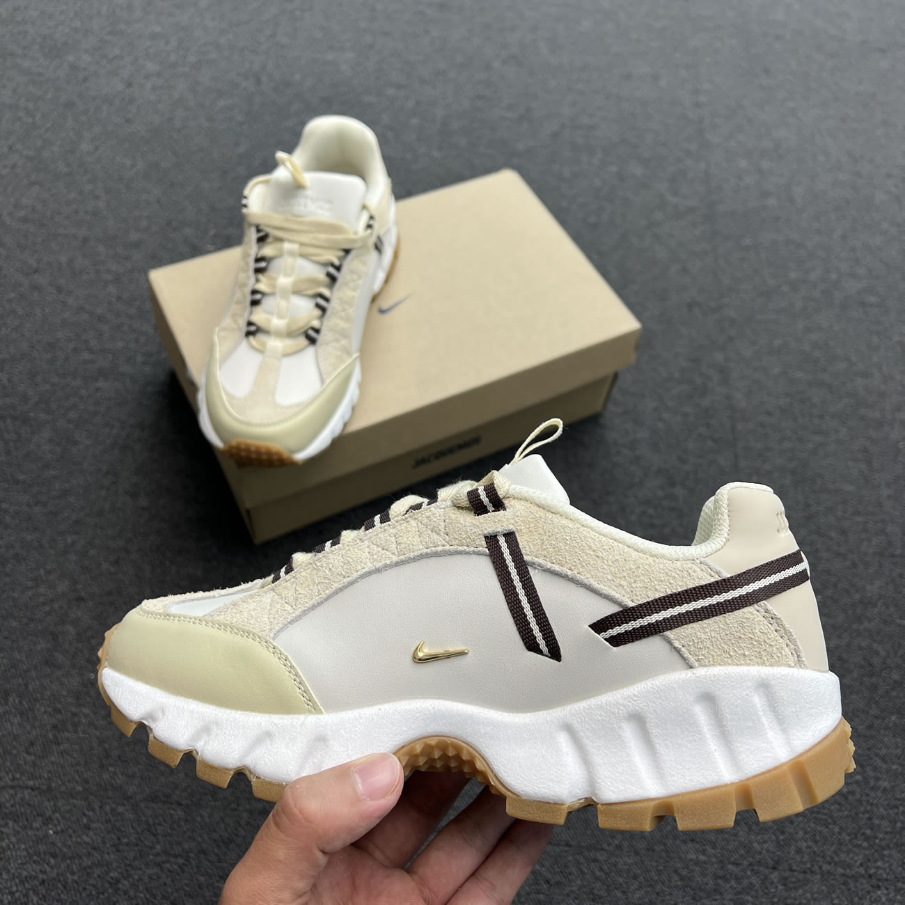 Nike Air Humara Lx Jacquemus Light Bone Gold W Dr0420 001 (9) - newkick.cc