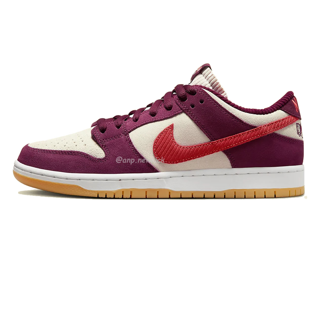 Nike Sb Dunk Low Skate Like A Girl Dx4589 600 (1) - newkick.cc