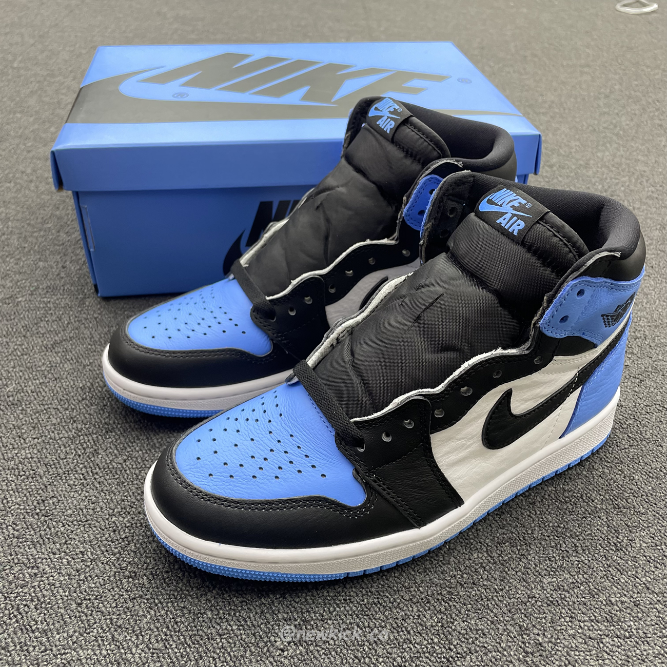 Air Jordan 1 Retro High Og University Blue Dz5485 400 (6) - newkick.cc