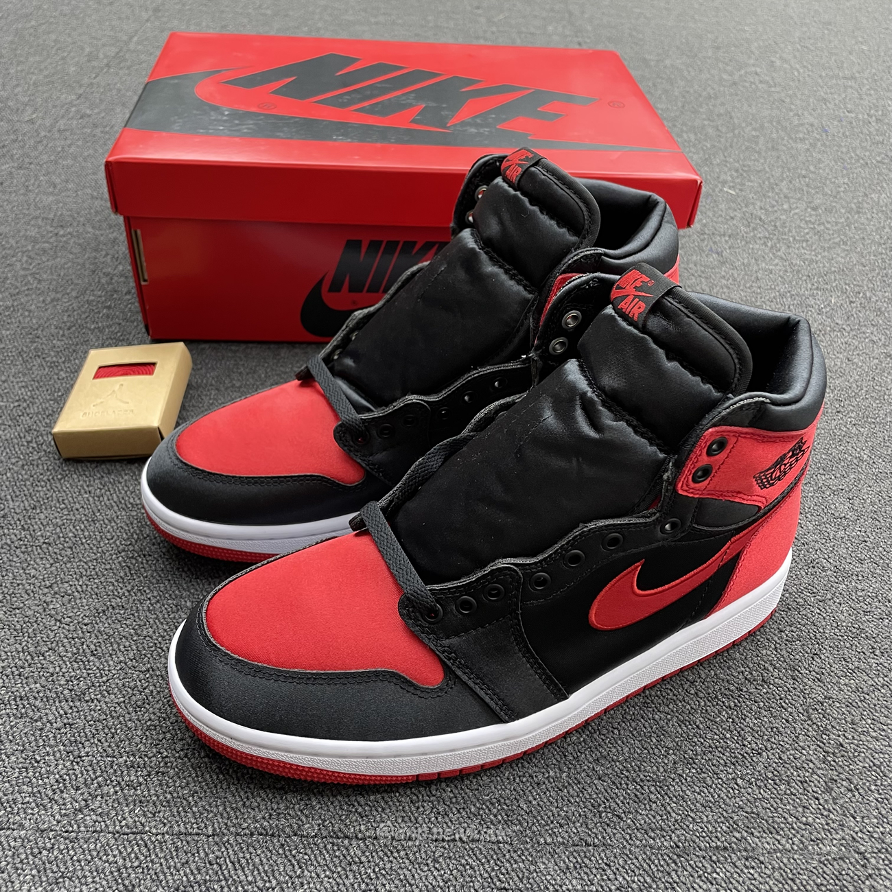 Air Jordan 1 Retro High Og Satin Bred Fd4810 061 (6) - newkick.cc