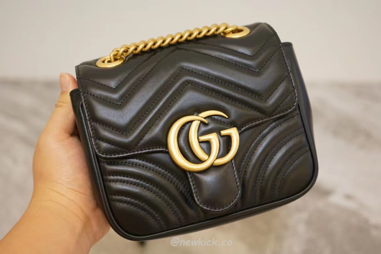 Gucci Gg Marmont Mini Shoulder Bag Matelasse Chevron Black (14) - newkick.cc