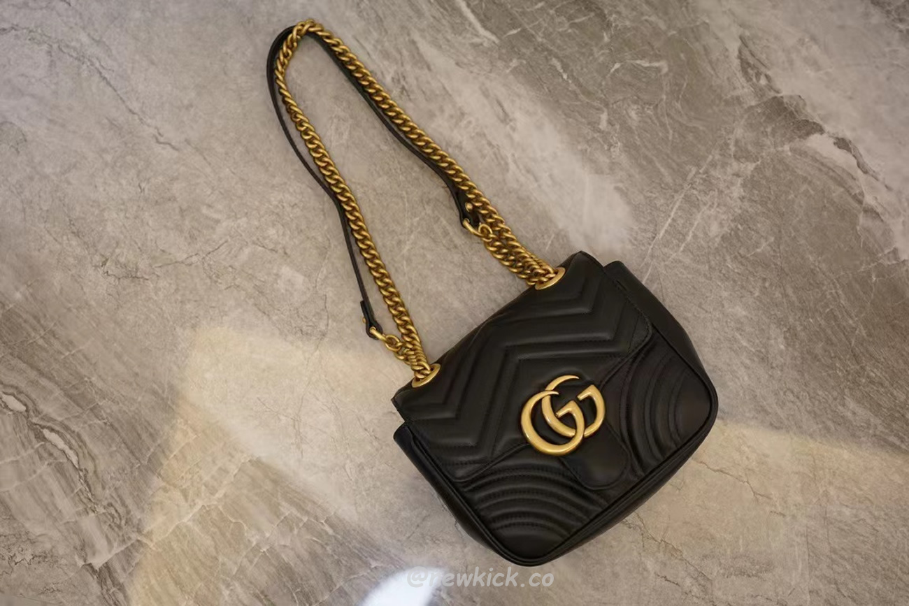 Gucci Gg Marmont Mini Shoulder Bag Matelasse Chevron Black (16) - newkick.cc