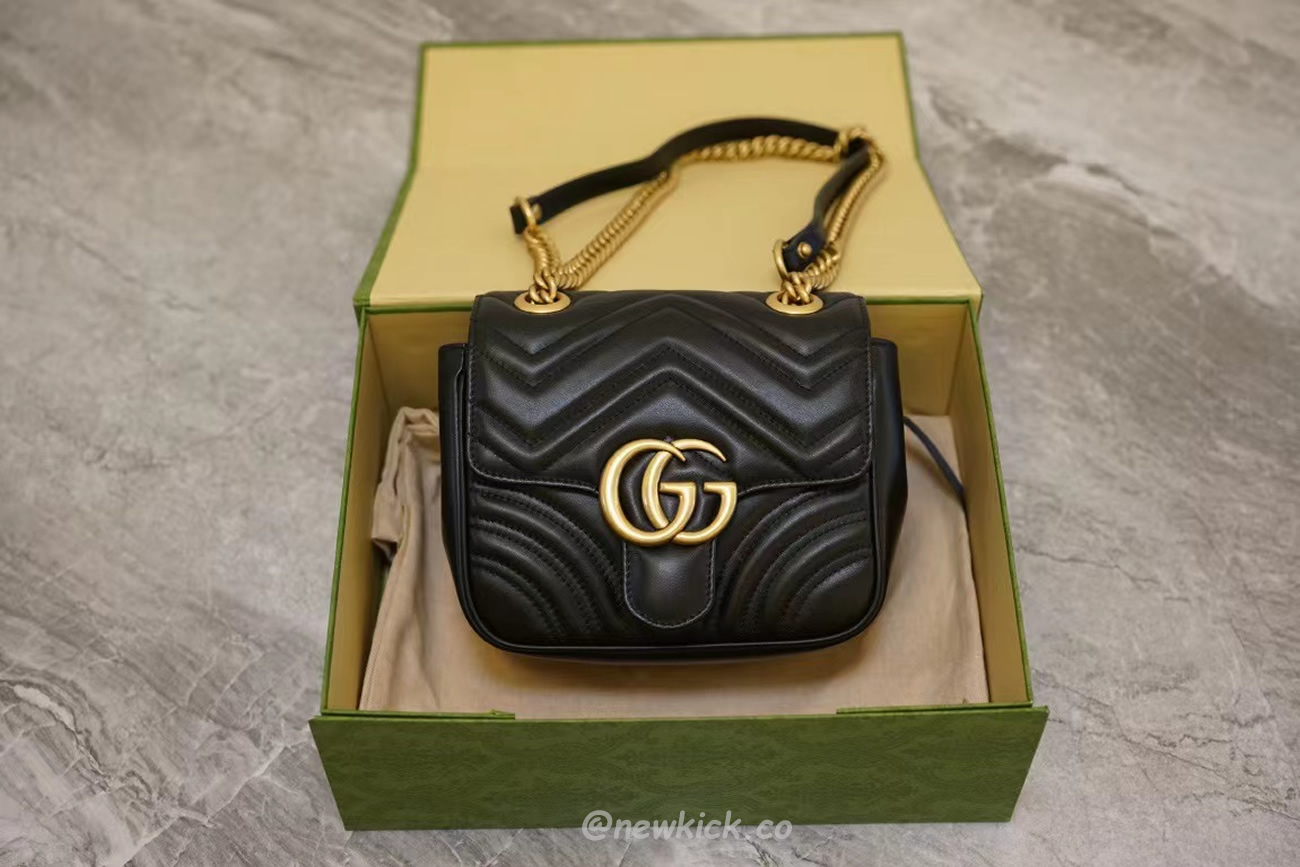 Gucci Gg Marmont Mini Shoulder Bag Matelasse Chevron Black (7) - newkick.cc