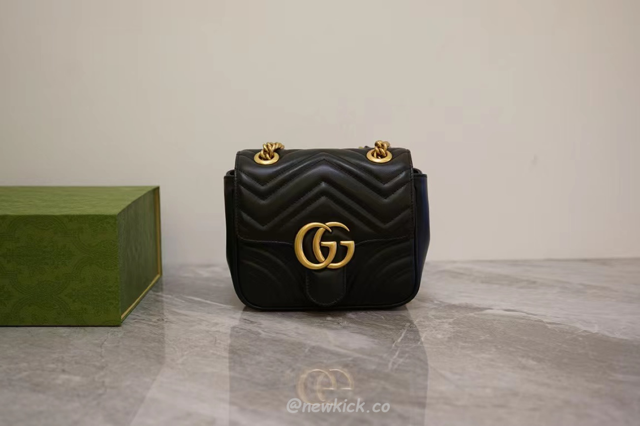 Gucci Gg Marmont Mini Shoulder Bag Matelasse Chevron Black (9) - newkick.cc