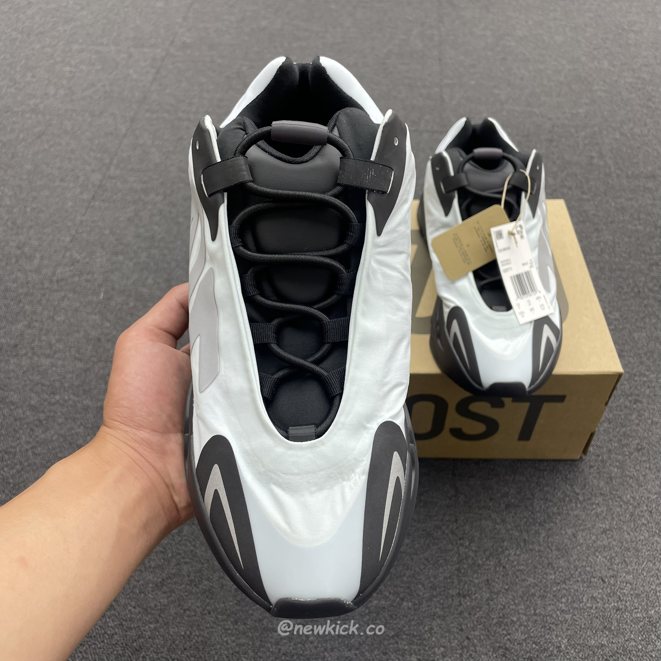 Adidas Yeezy Boost 700 Mnvn Blue Tint Gz0711 (10) - newkick.cc