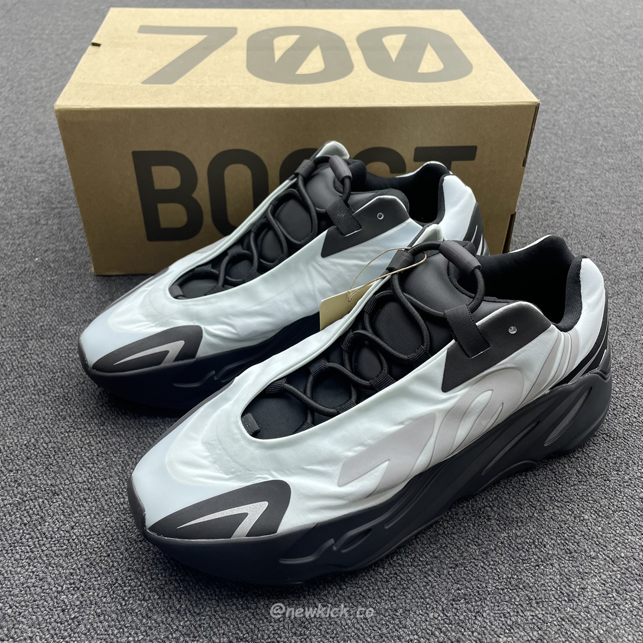 Adidas Yeezy Boost 700 Mnvn Blue Tint Gz0711 (12) - newkick.cc