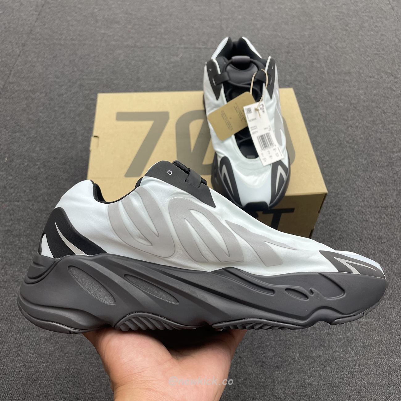 Adidas Yeezy Boost 700 Mnvn Blue Tint Gz0711 (6) - newkick.cc