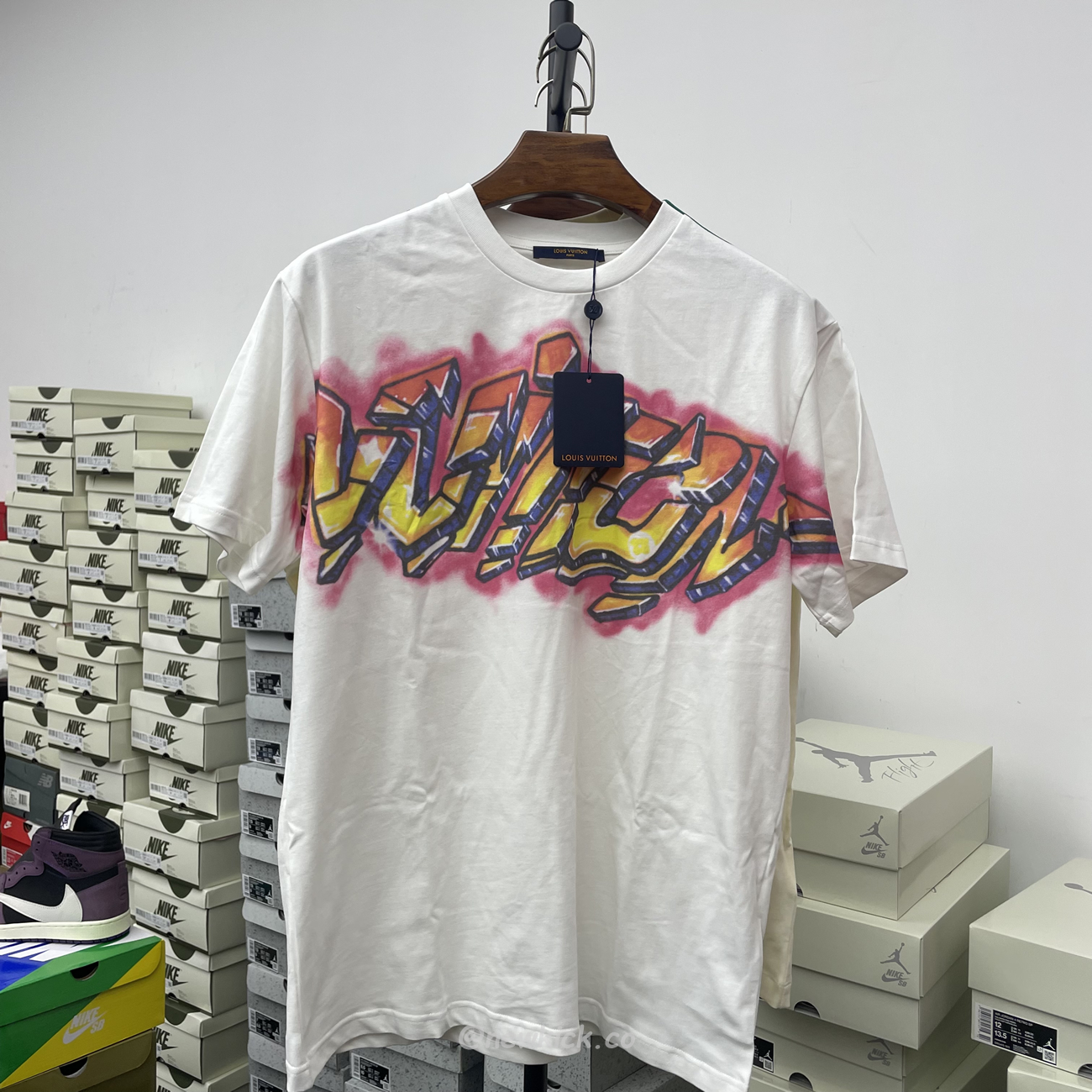 Louis Vuitton Graffiti T Shirt Milky White (10) - newkick.cc