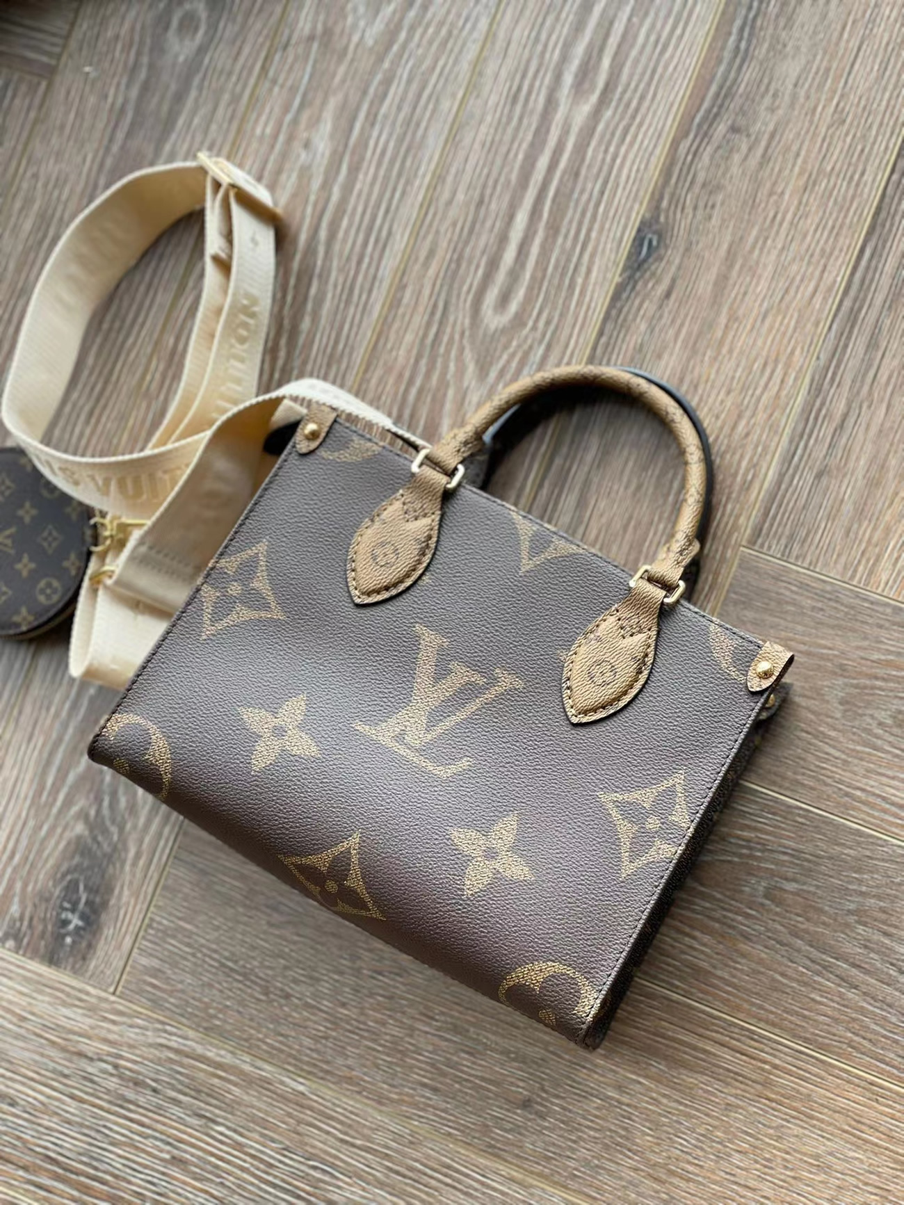 Louis Vuitton Onthego Mm M45321 (15) - newkick.cc