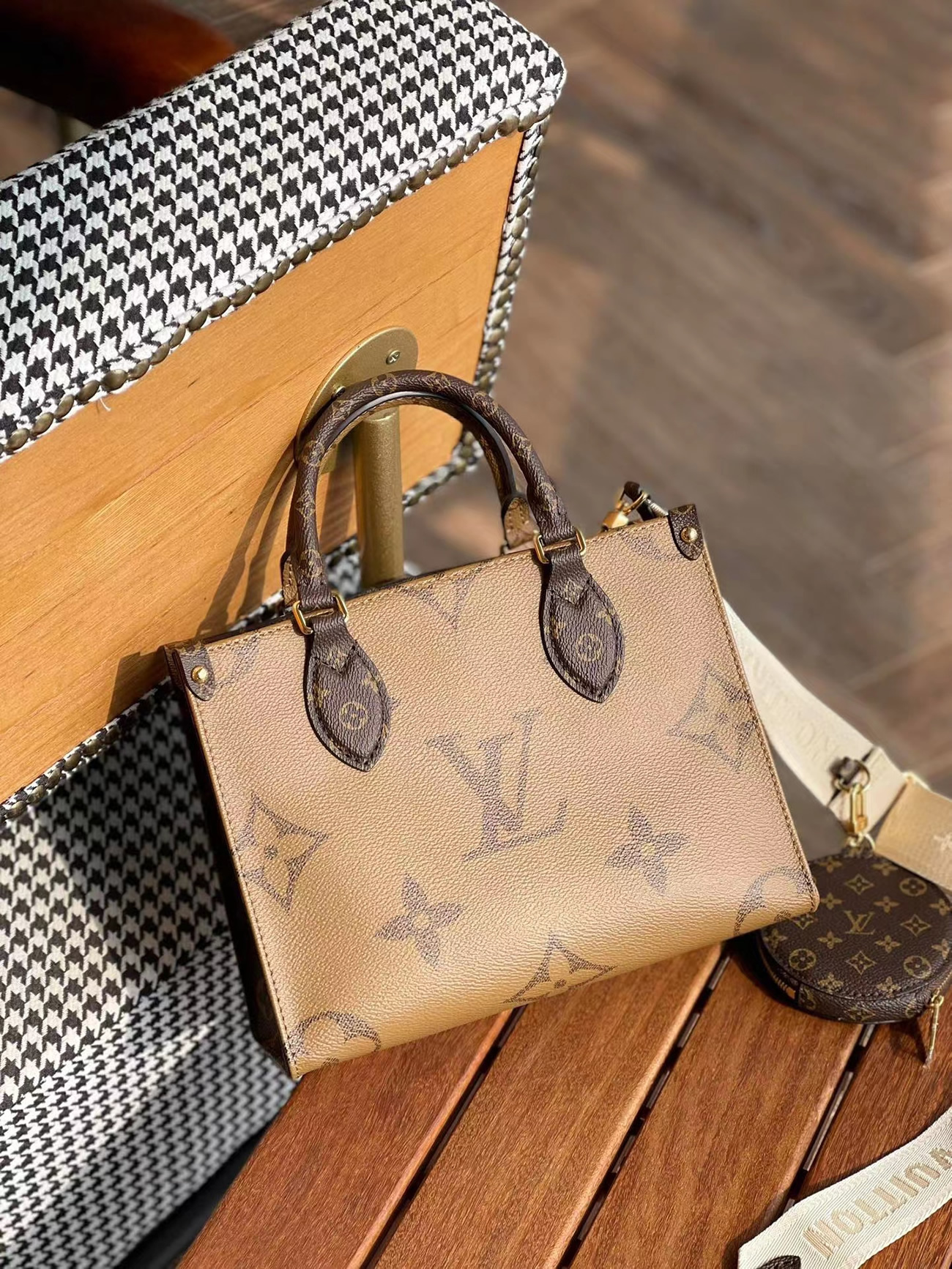 Louis Vuitton Onthego Mm M45321 (16) - newkick.cc