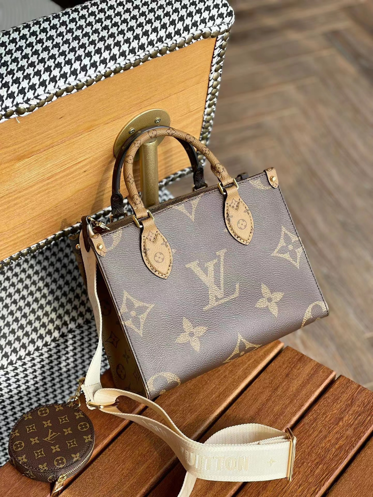 Louis Vuitton Onthego Mm M45321 (8) - newkick.cc