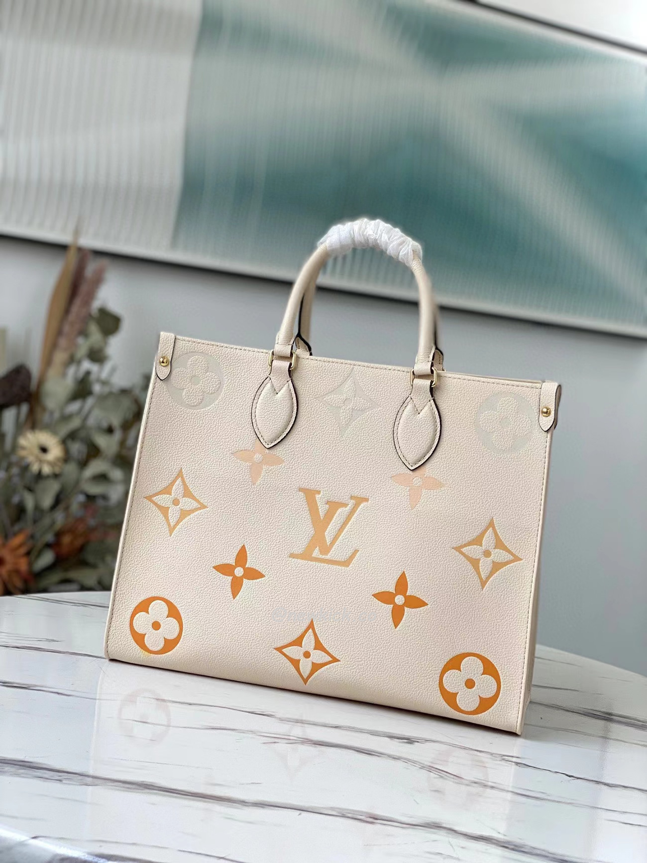 Louis Vuitton Onthego Mm Creamsaffron M45717 (3) - newkick.cc