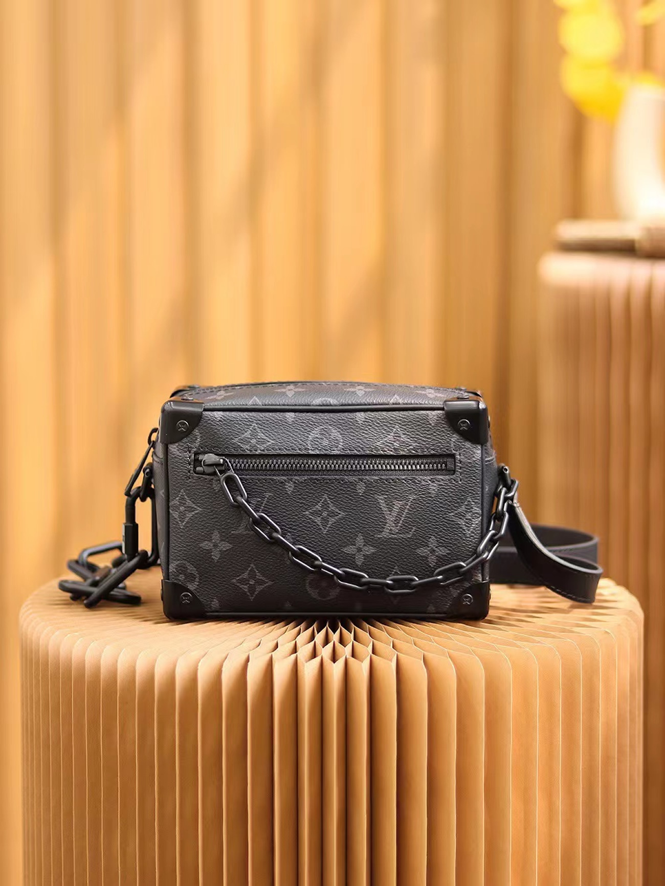 Louis Vuitton Pochette Volga Monogram Eclipse Black M68321 (18) - newkick.cc