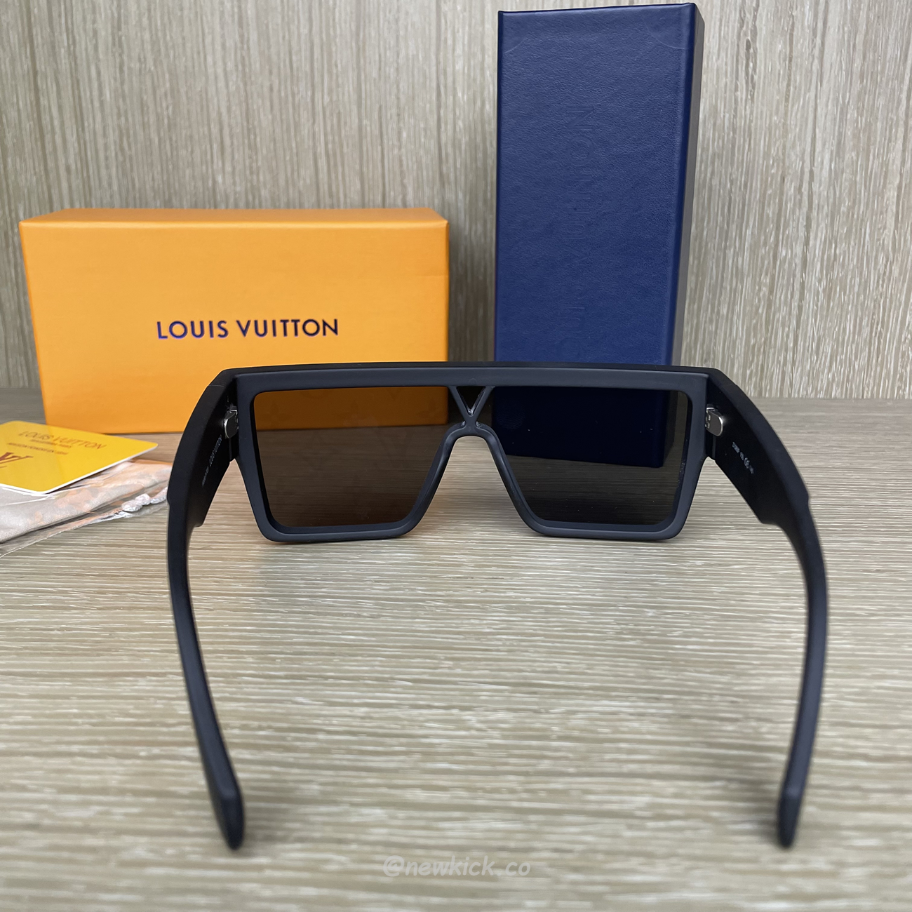 Louis Vuitton Lv Waimea Sunglasses (3) - newkick.cc