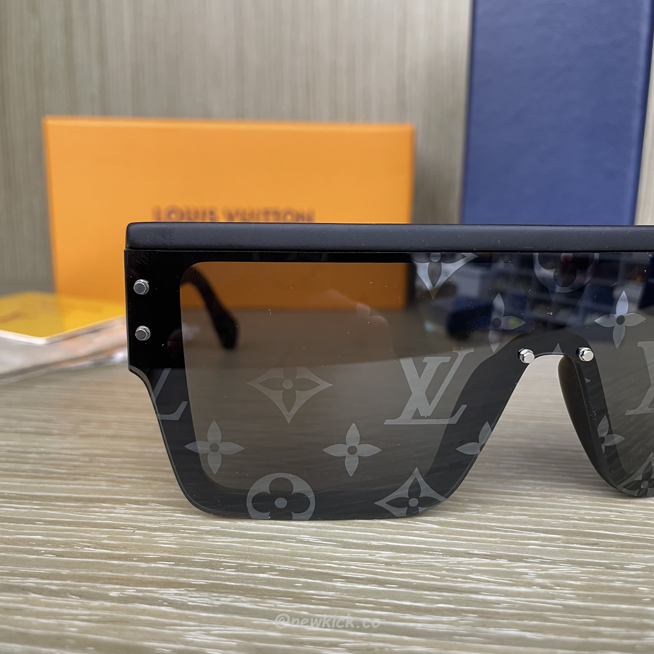 Louis Vuitton Lv Waimea Sunglasses (6) - newkick.cc