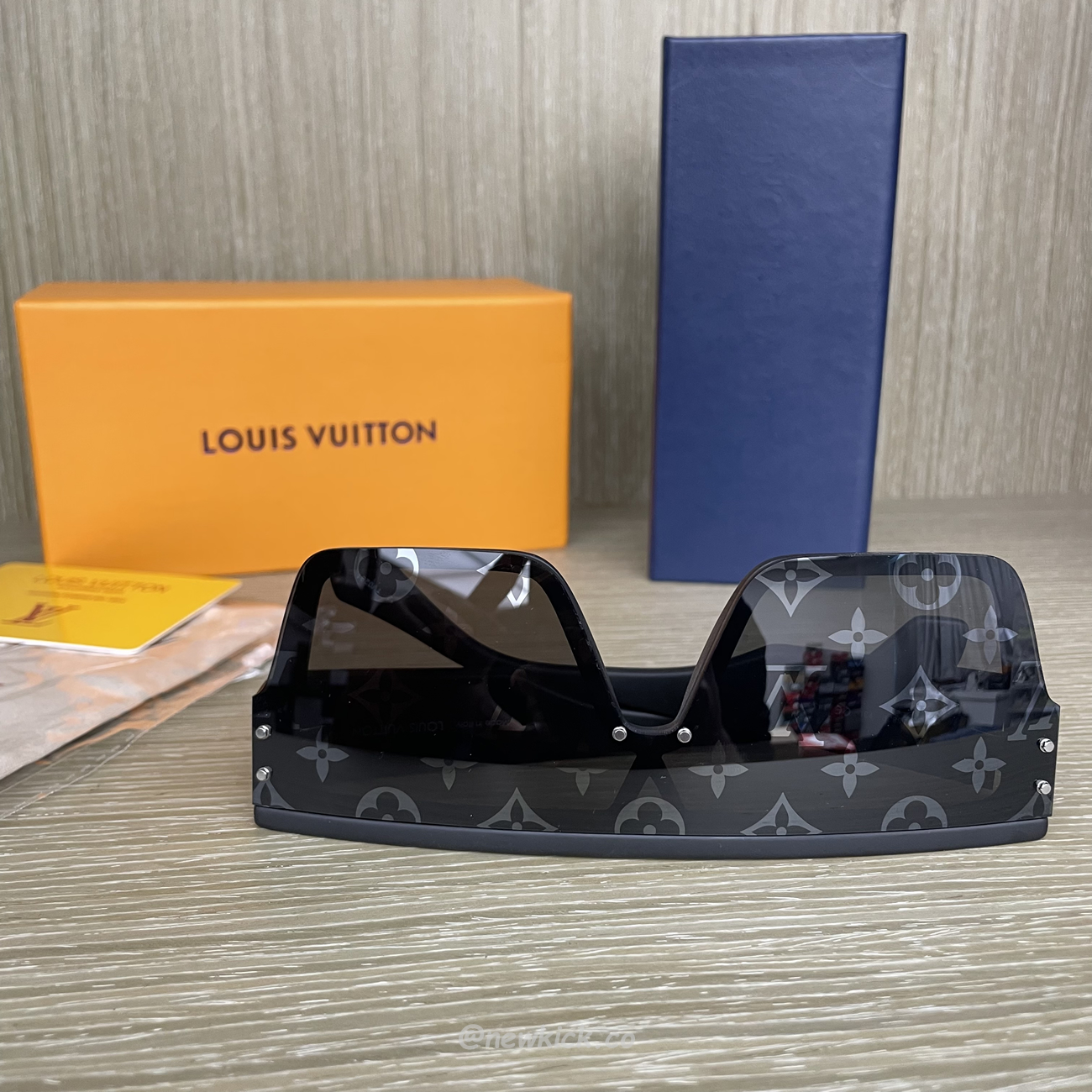 Louis Vuitton Lv Waimea Sunglasses (7) - newkick.cc