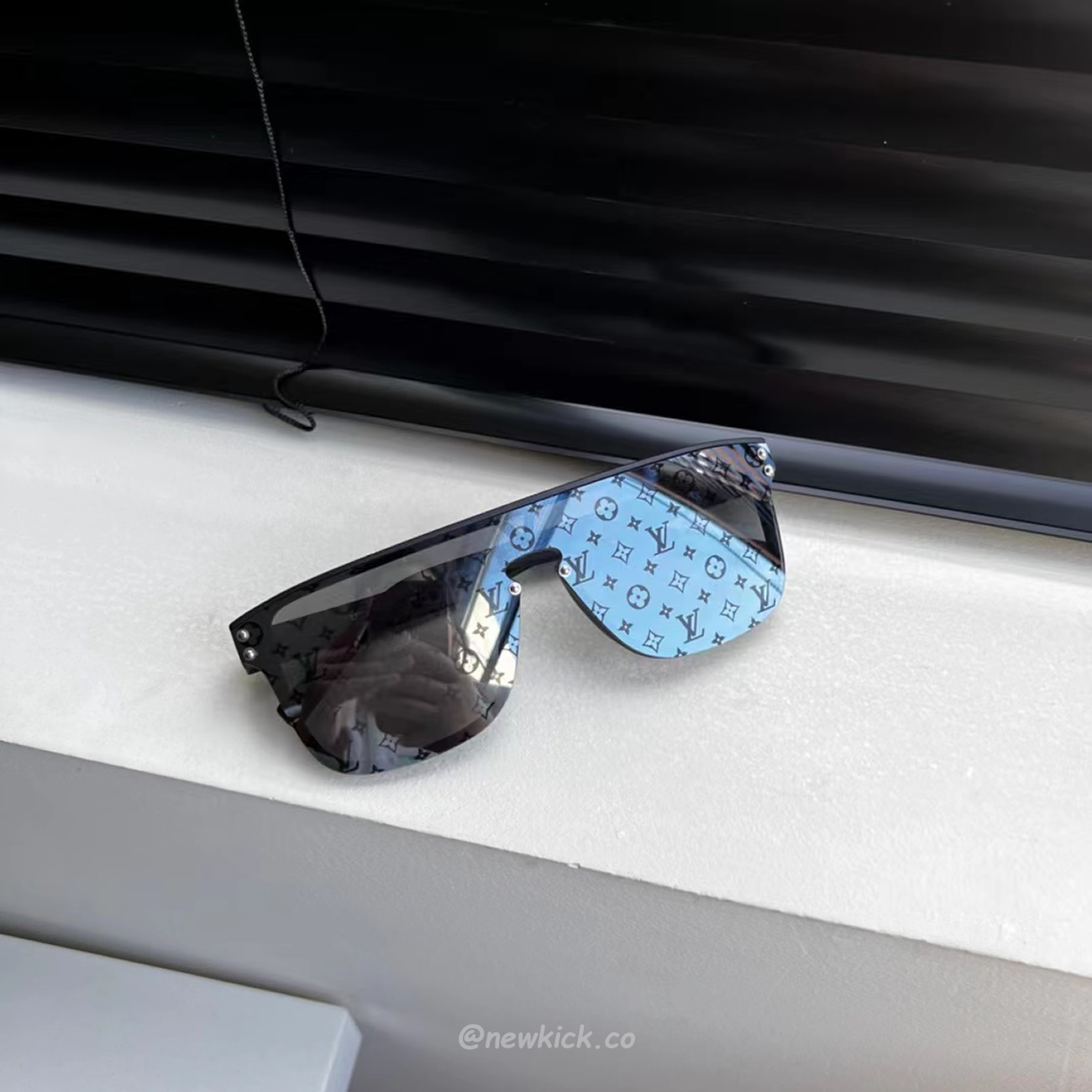 Louis Vuitton Lv Waimea Sunglasses Z1082e (4) - newkick.cc