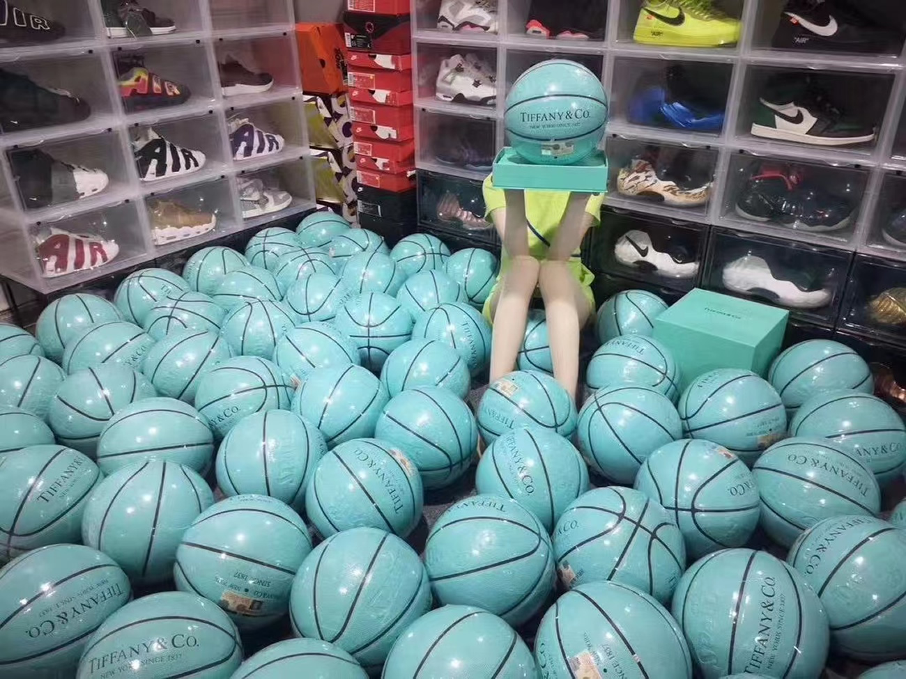 Tiffany X Cat Street X Spalding Basketball Tiffany Blue (6) - newkick.cc