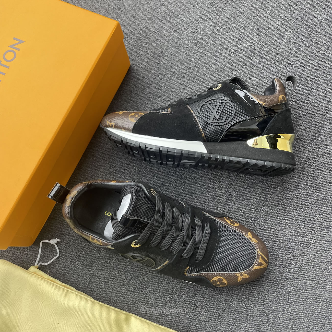 Louis Vuitton Run Away Black Gold 1a3cw0 (2) - newkick.cc