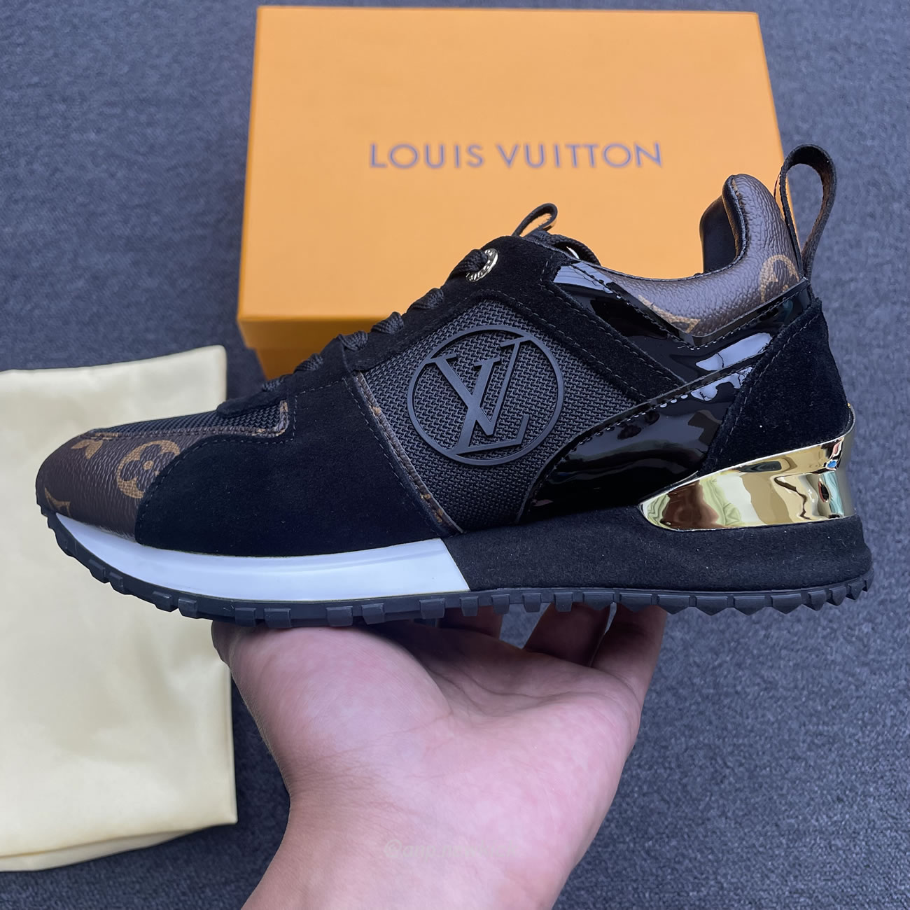 Louis Vuitton Run Away Black Gold 1a3cw0 (3) - newkick.cc