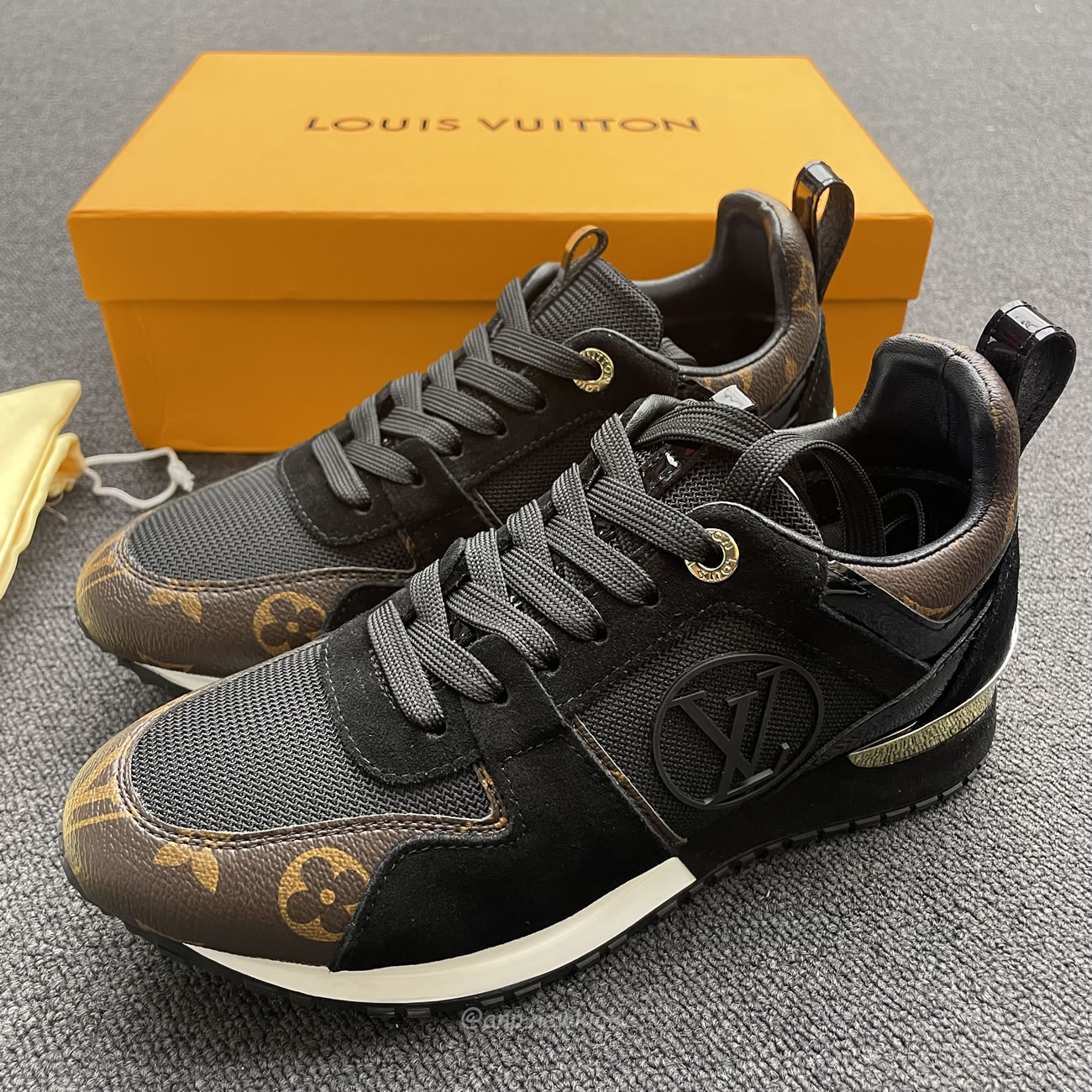 Louis Vuitton Run Away Black Gold 1a3cw0 (5) - newkick.cc