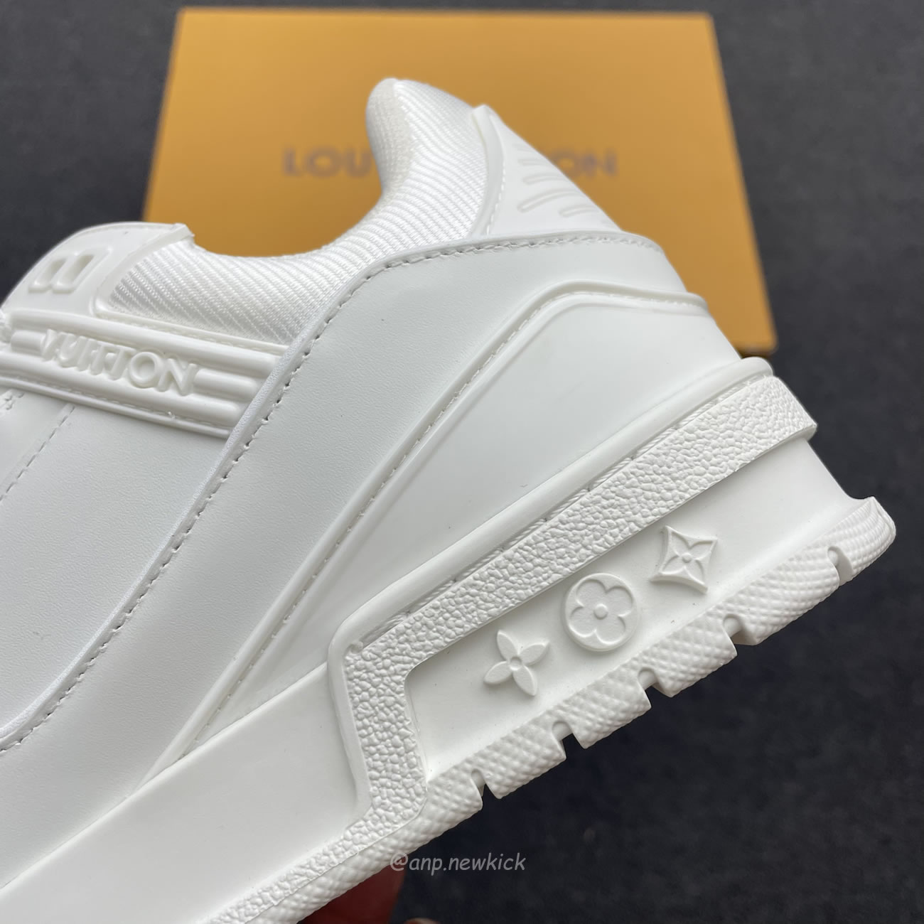 Louis Vuitton Lv Trainer Sneaker White 1a8wav (3) - newkick.cc