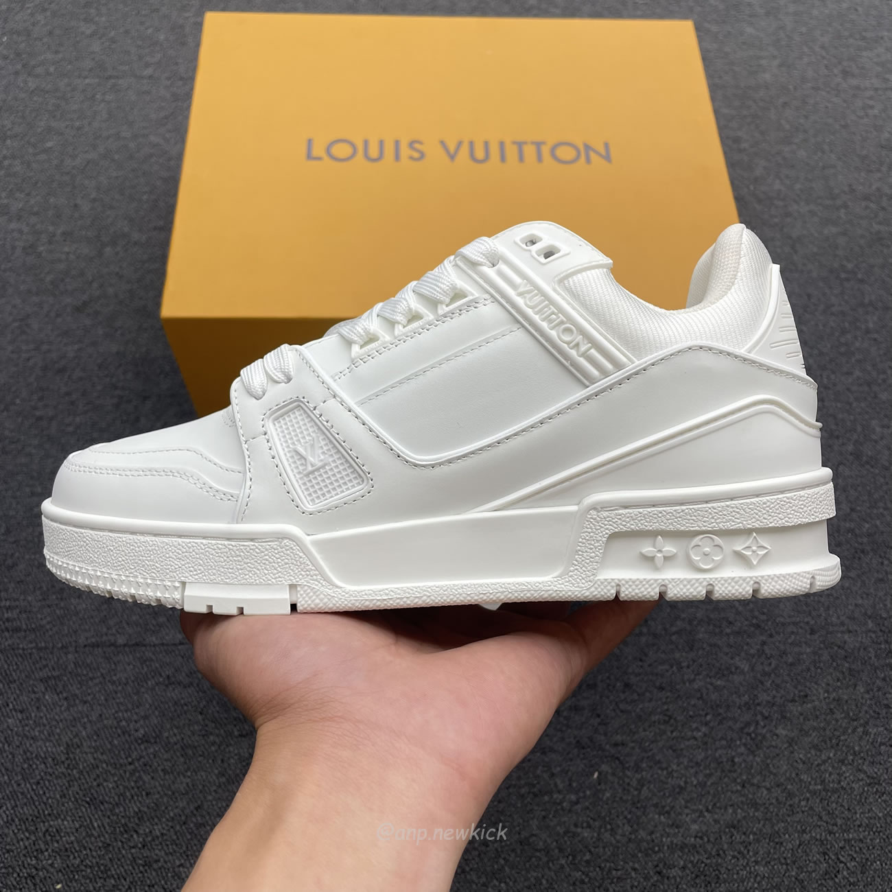 Louis Vuitton Lv Trainer Sneaker White 1a8wav (4) - newkick.cc