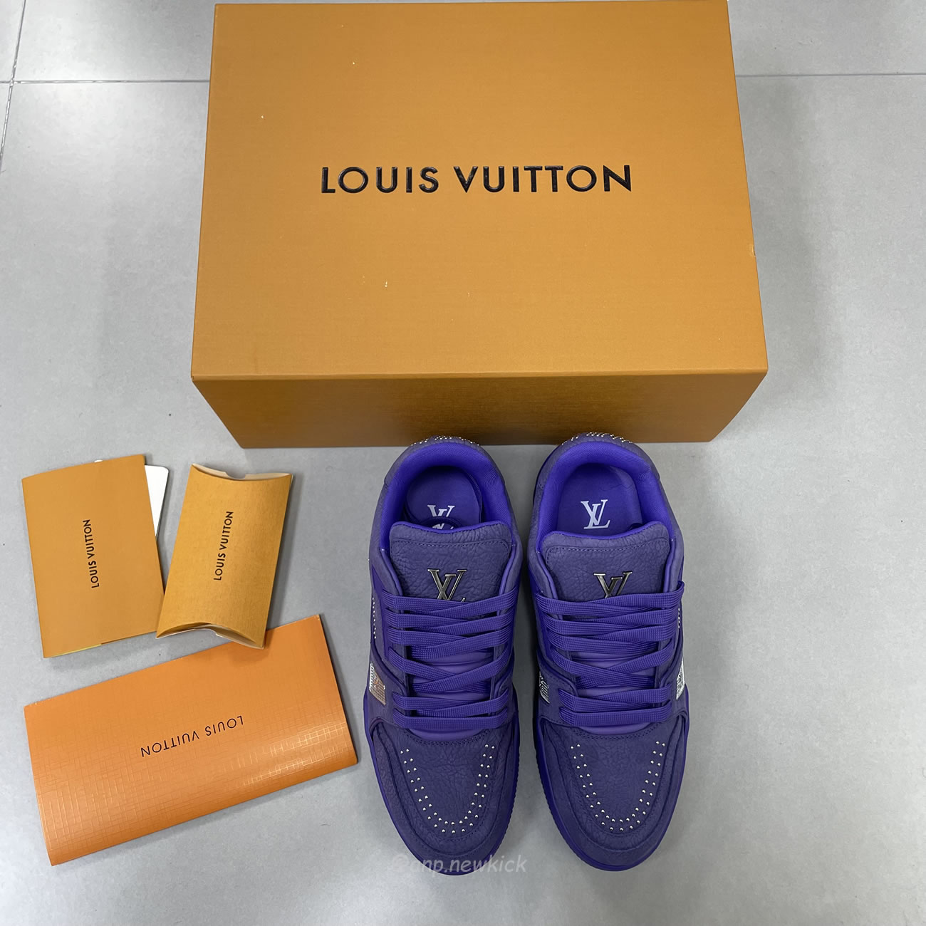 Louis Vuitton Lv Trainer Maxi Sneaker Violet 1adhae (9) - newkick.cc