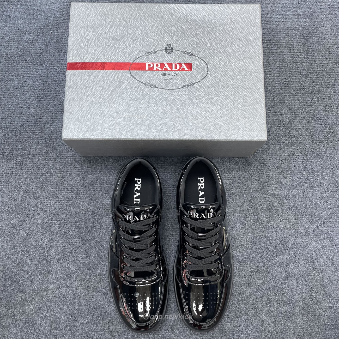 Prada Sneakers Mid Top Black Patent Leather 1e792m 069 F0002 F B030 (3) - newkick.cc