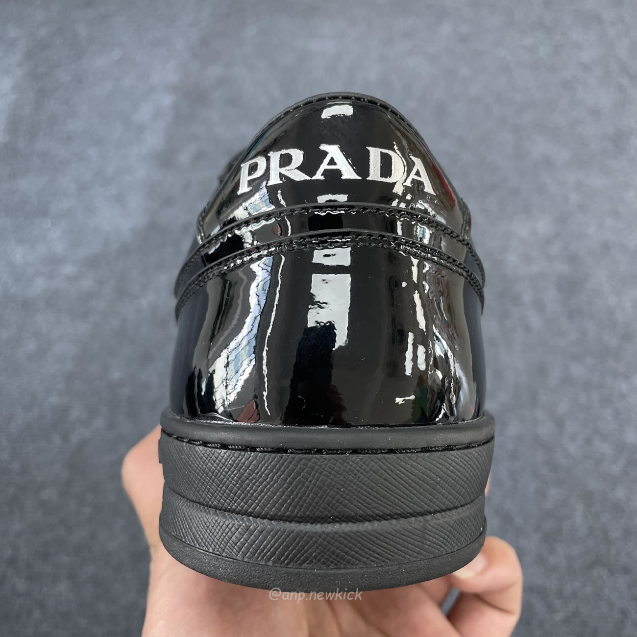 Prada Sneakers Mid Top Black Patent Leather 1e792m 069 F0002 F B030 (5) - newkick.cc