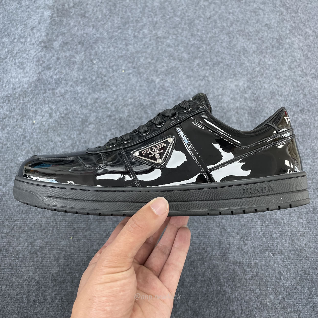 Prada Sneakers Mid Top Black Patent Leather 1e792m 069 F0002 F B030 (7) - newkick.cc