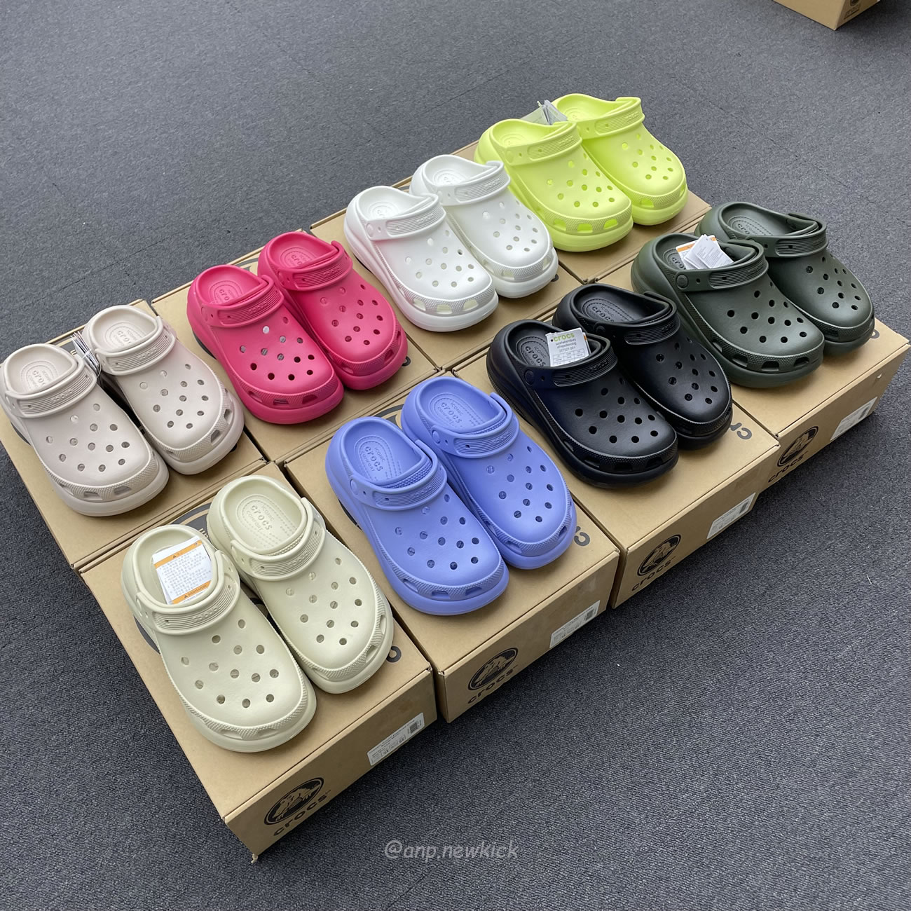 Crocs Classic Crush Clog Bone Multi Black White Green Blue Grey Red Green Dark Green Brown 207521 (2) - newkick.cc