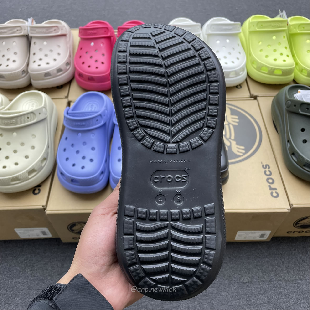 Crocs Classic Crush Clog Bone Multi Black White Green Blue Grey Red Green Dark Green Brown 207521 (21) - newkick.cc