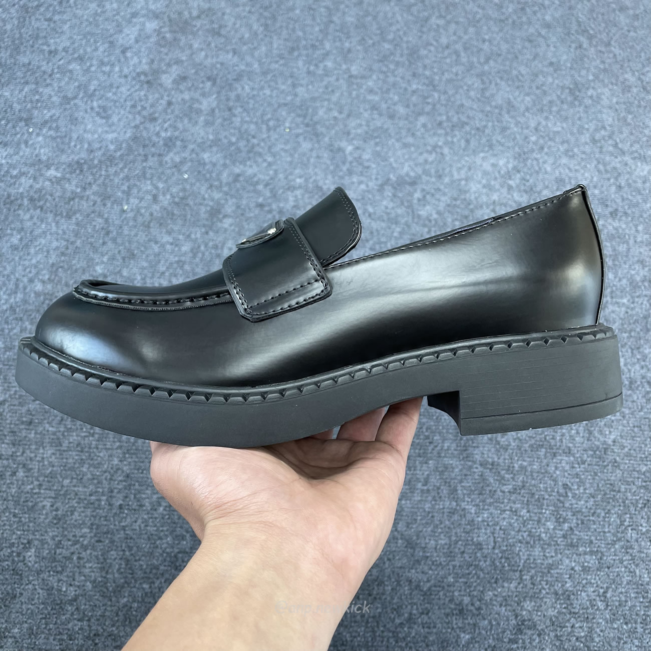 Prada 35mm Loafer Black Brushed Leather 2de127 055 F0002 (2) - newkick.cc