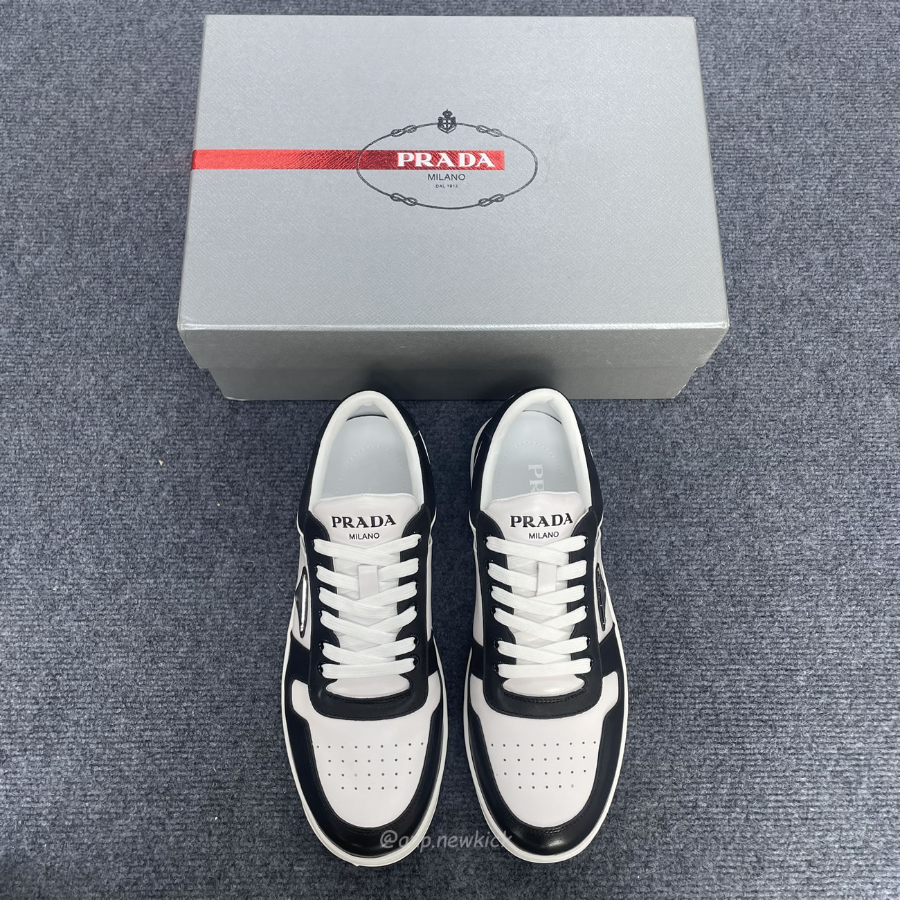 Prada Downtown Low Top Sneakers Leather White Black 2ee364 3lkg F0964 (3) - newkick.cc