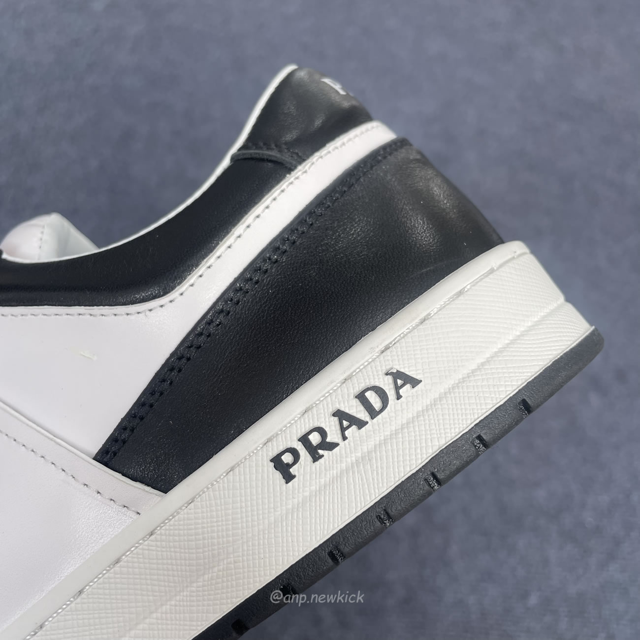 Prada Downtown Low Top Sneakers Leather White Black 2ee364 3lkg F0964 (7) - newkick.cc