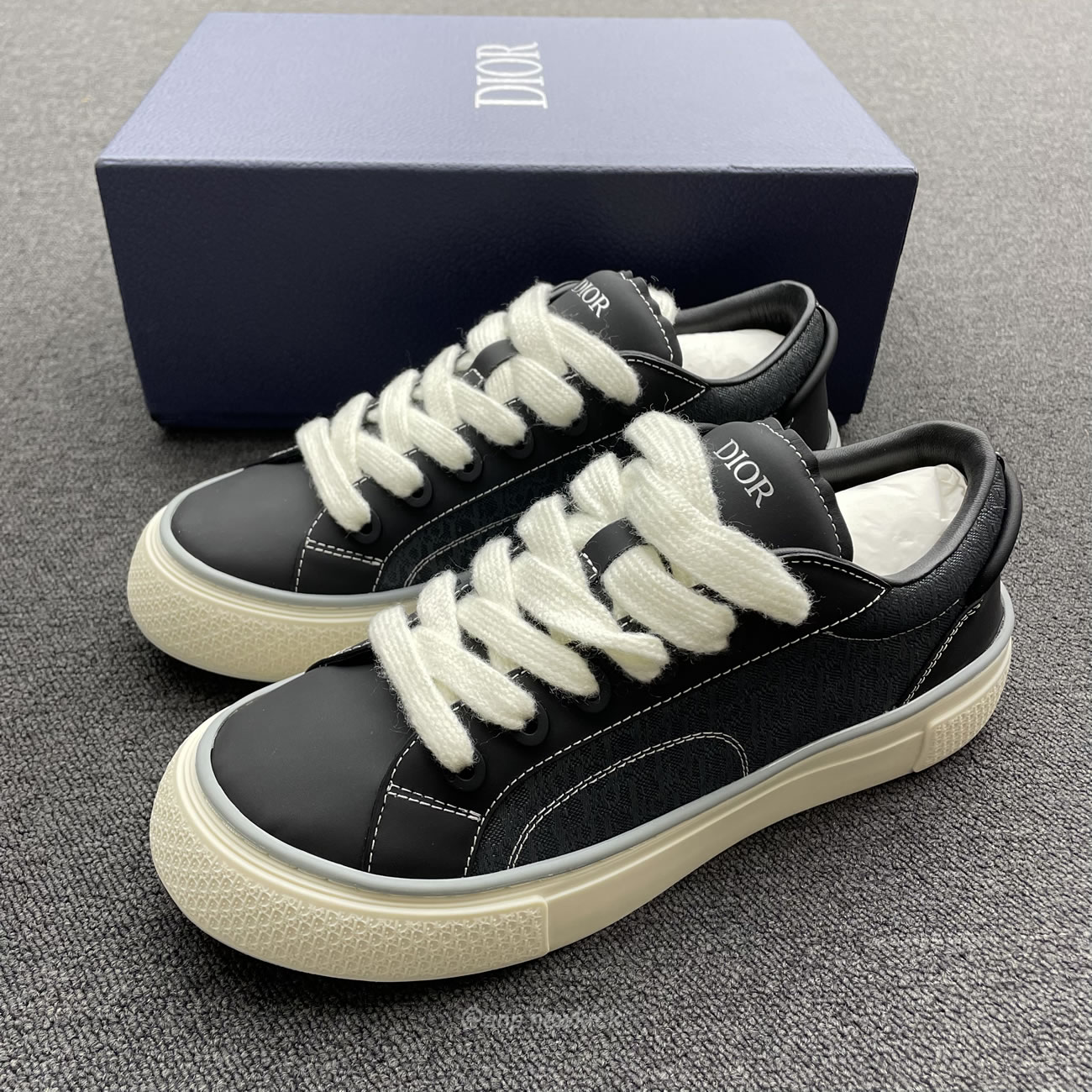 Dior B33 Sneaker Black Smooth Calfskin Oblique Jacquard 3sn303zwn55936 (10) - newkick.cc