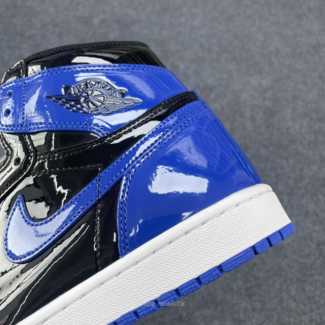 Air Jordan 1 Retro High Og Patent Royal 555088 404 (7) - newkick.cc