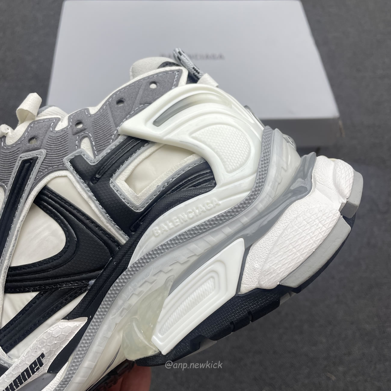 Balenciaga Runner Grey White Black 772774w3rny9012 (2) - newkick.cc