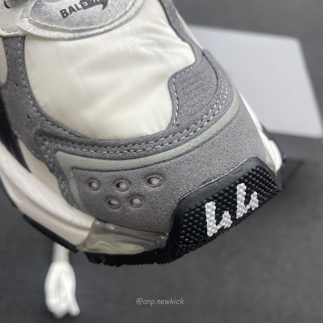 Balenciaga Runner Grey White Black 772774w3rny9012 (3) - newkick.cc