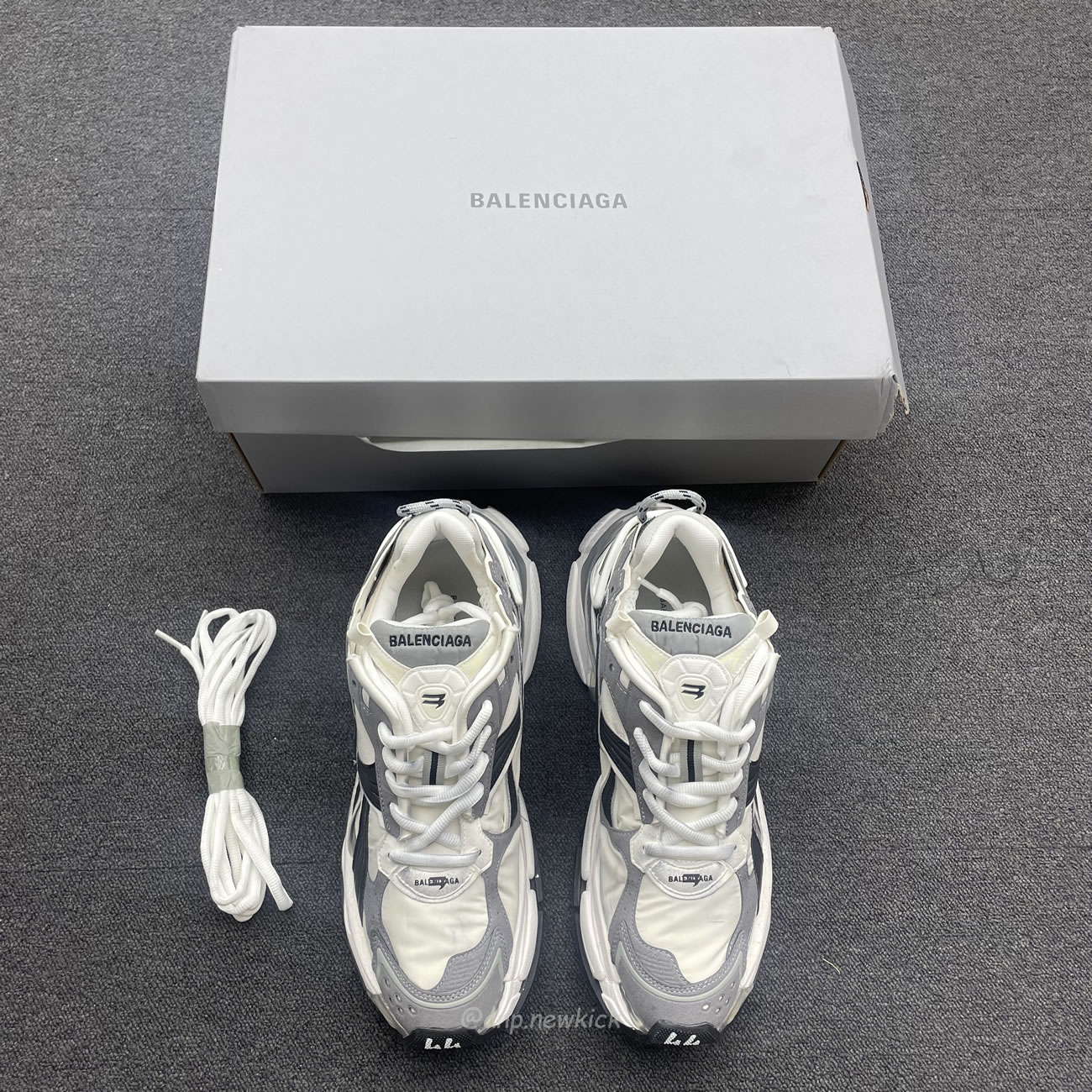 Balenciaga Runner Grey White Black 772774w3rny9012 (7) - newkick.cc