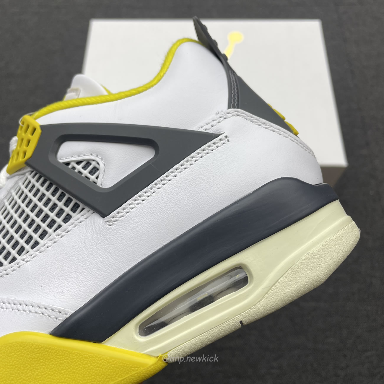 Air Jordan 4 Retro Vivid Sulfur Womens Aq9129 101 (11) - newkick.cc