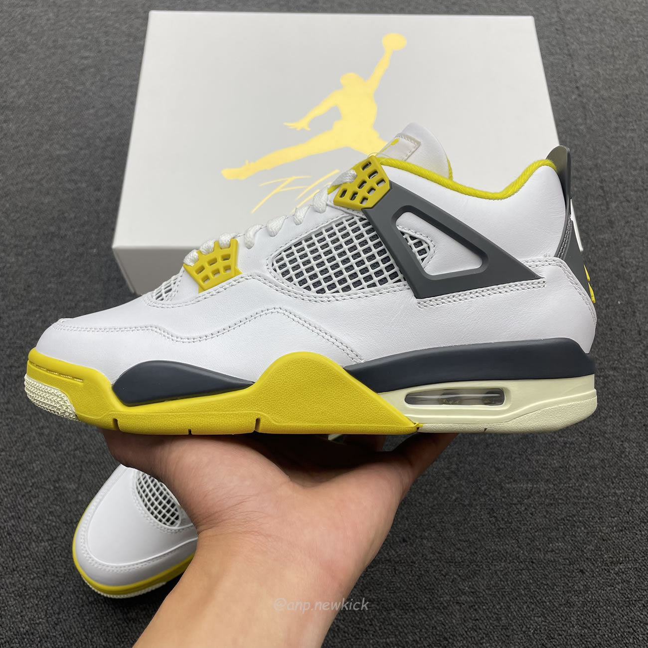 Air Jordan 4 Retro Vivid Sulfur Womens Aq9129 101 (2) - newkick.cc